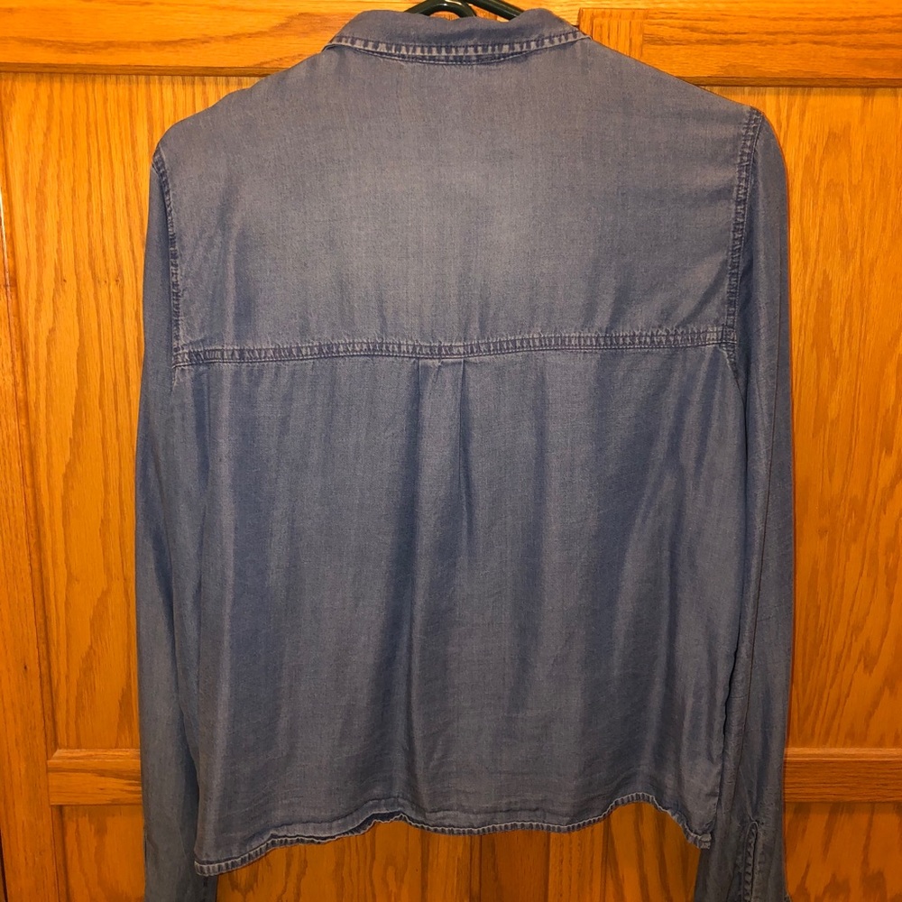 Long sleeve button up - Picture 2 of 3